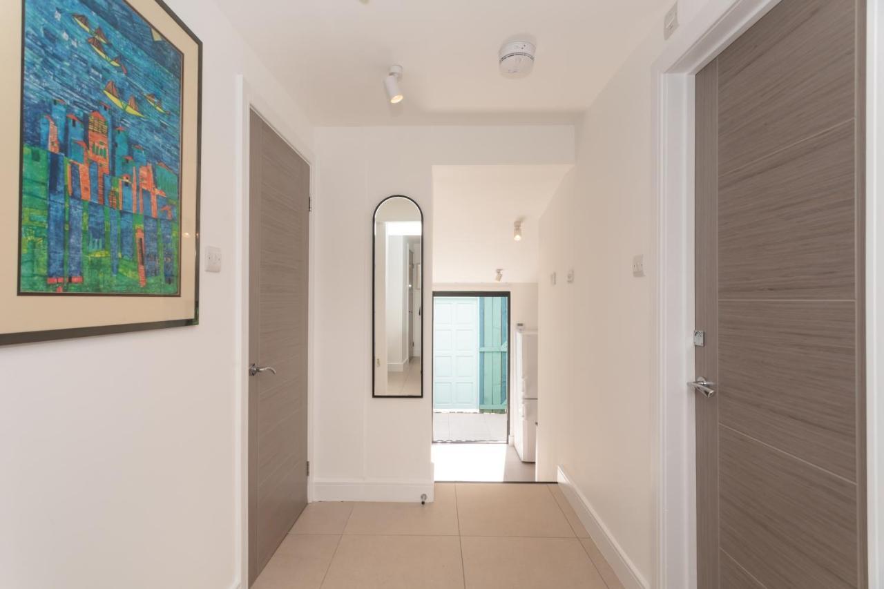 The Blue Door Bath Exterior foto
